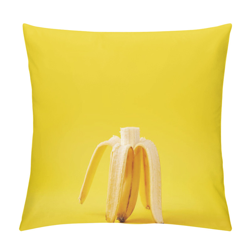 Personality  Close Up View Of Ripe Cut Banana Isolated On Yellow Pillow Covers