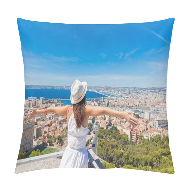 Personality  Salut Marseille! Pillow Covers