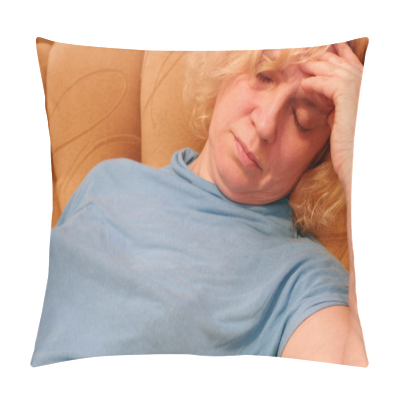 Personality  The Woman Wants To Sleep So Much That She Fell Asleep In The Chair. Pillow Covers