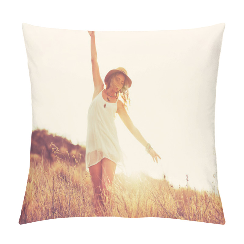 Personality  Fashion Woman At Sunset Pillow Covers