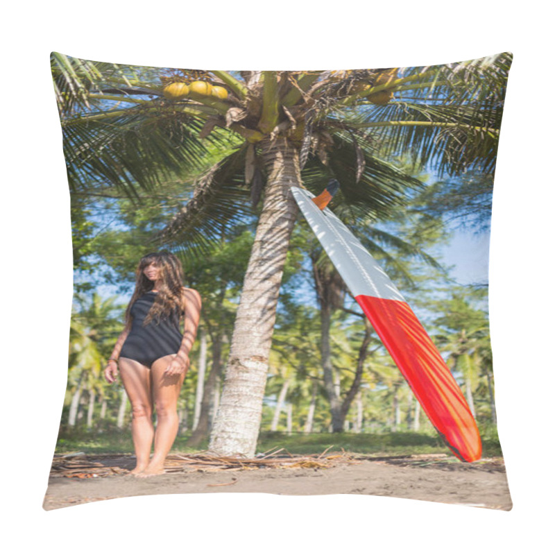 Personality  Tanned Girl In Black Swimsuit Standing Near Palm With Surfboard   Pillow Covers