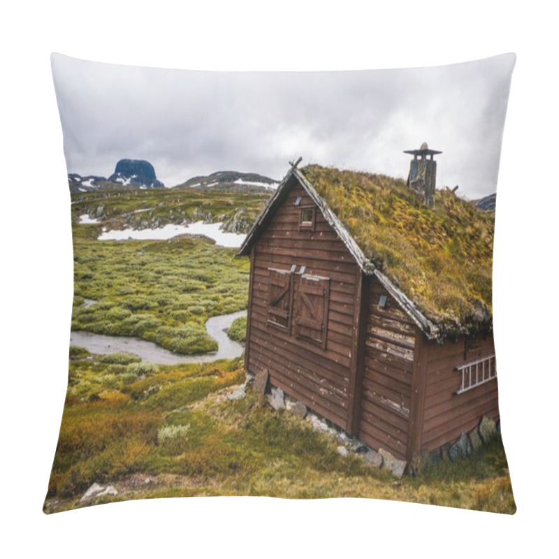 Personality  House On Meadow With Mountains And River Pillow Covers