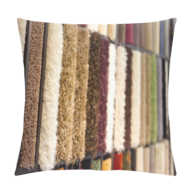 Personality  The Stand With Carpeting Pillow Covers