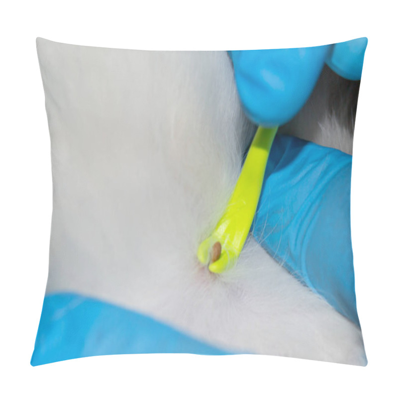 Personality  Removing Tick With Yellow Tick Remover Pillow Covers