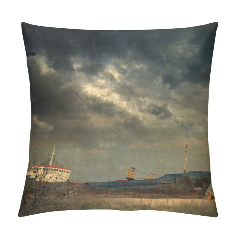 Personality  Old Rusty Ship Pillow Covers