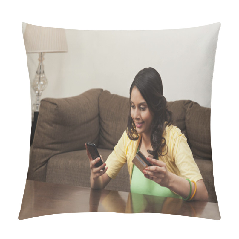 Personality  Woman Shopping On A Mobile Phone Pillow Covers