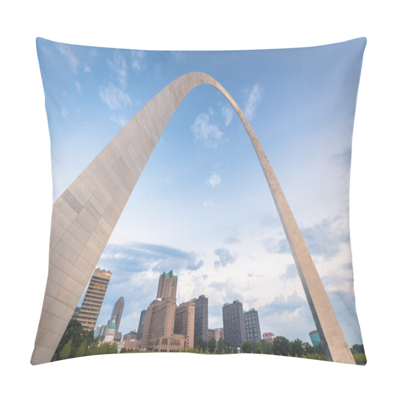 Personality  St. Louis, Missouri, USA City Skyline And Park Pillow Covers