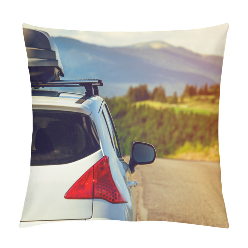 Personality  Car With A Roof Rack Pillow Covers