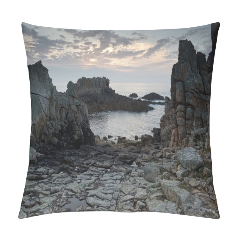 Personality  Dramatic Rocky Coastline Pillow Covers