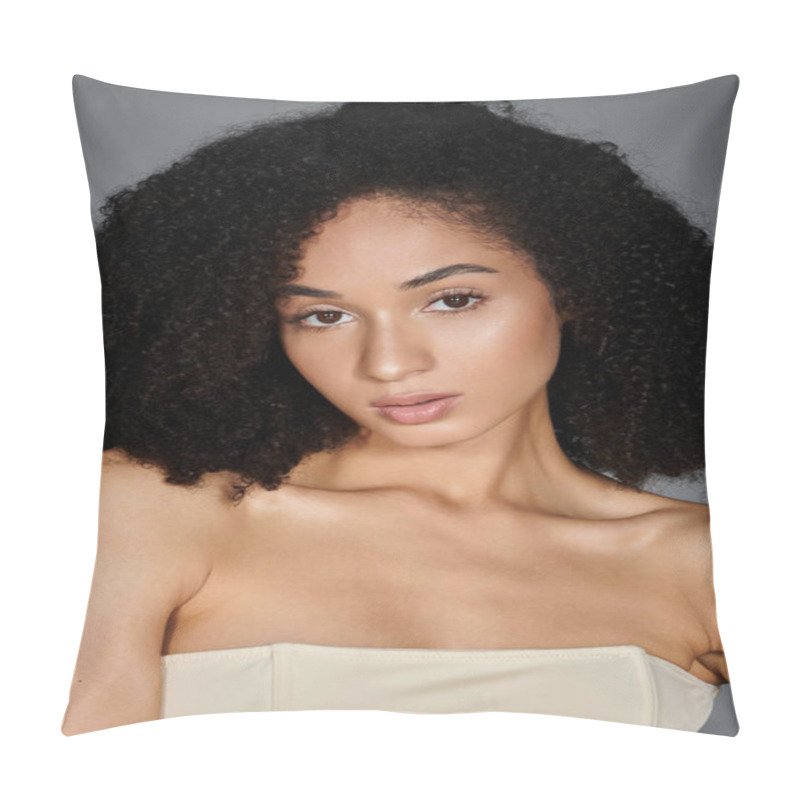 Personality  A Fashionable Woman With Stunning Curls Poses Elegantly, Radiating Confidence And Style. Pillow Covers