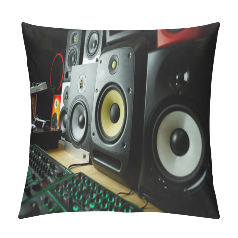 Personality  High Quality Loudspeakers In Dj Shop.Buy Hifi Sound System For Sound Recording Studio.Professional Hi-fi Cabinet Speaker Box On Sale.Audio Equipment For Audio Record Studios Pillow Covers