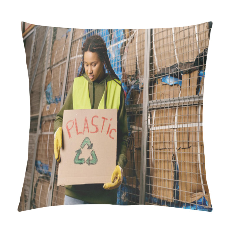 Personality  Young Volunteer In Gloves And Safety Vest Sorting Waste Holds A Sign That Says Plastic. Pillow Covers