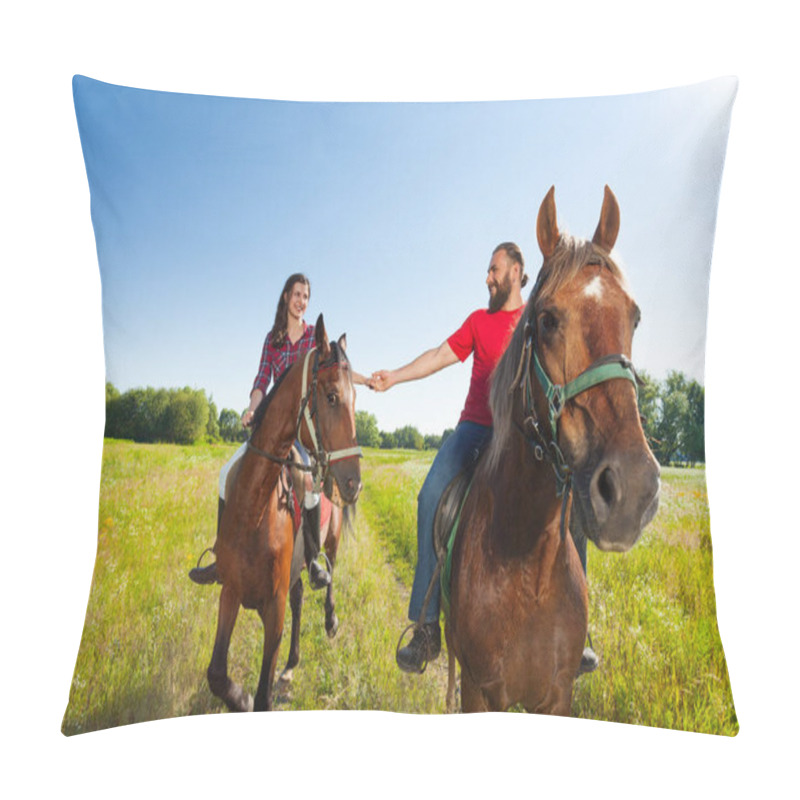 Personality   Couple Riding Horses Pillow Covers