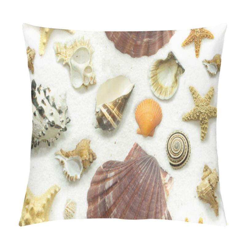 Personality  Seamless Background Cluster Of Seashells On White Sand Pillow Covers