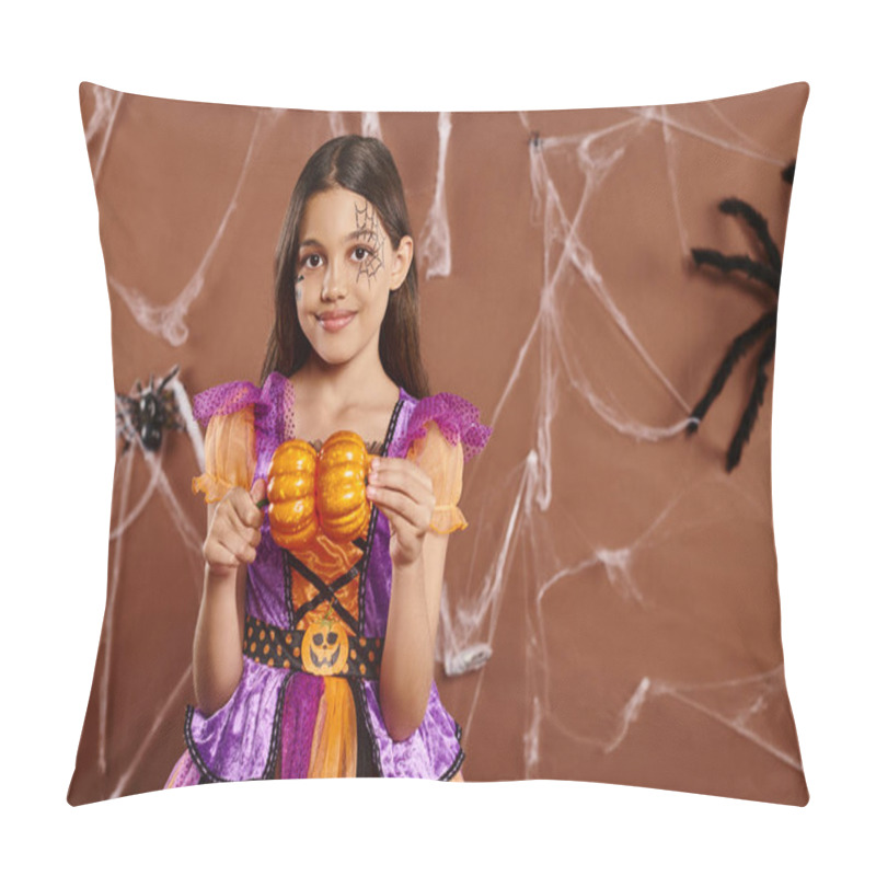 Personality  Cheerful Girl With Spiderweb Makeup In Halloween Costume Holding Pumpkins On Brown Backdrop Pillow Covers