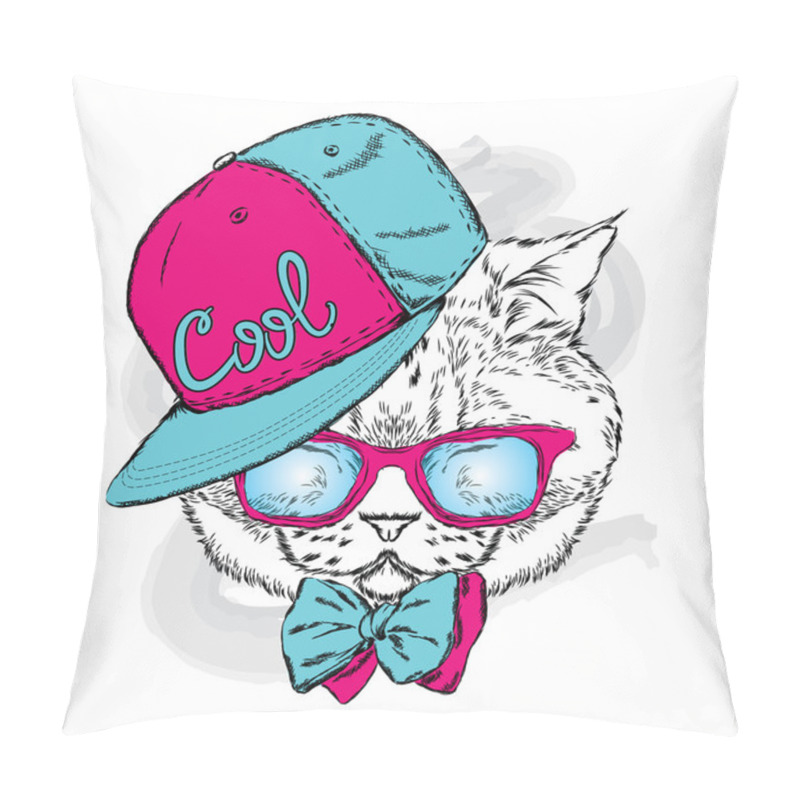 Personality  Funny Cat In A Cap And Glasses. Vector Illustration. Pillow Covers