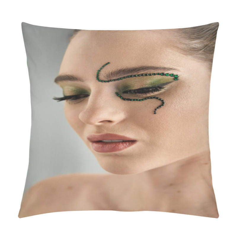 Personality  A Young Woman Shows Off Intricate Snake Makeup With Sparkling Details That Accentuate Her Beauty. Pillow Covers