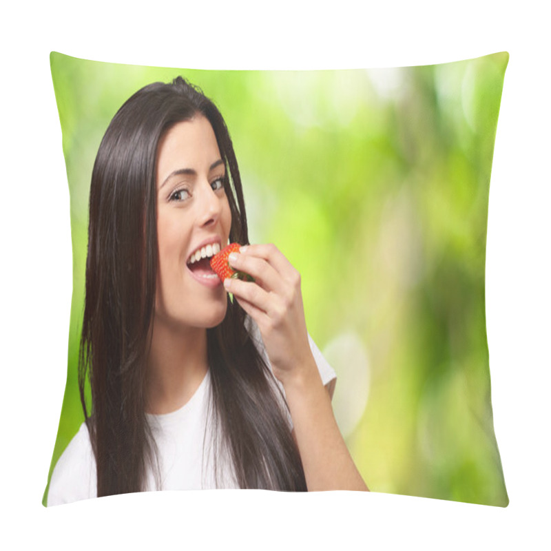 Personality  Portrait Of Young Woman Eating Strawberry Against A Nature Backg Pillow Covers