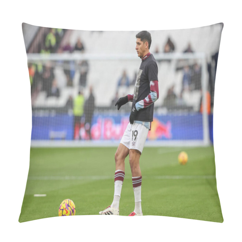 Personality  Edson Lvarez Of West Ham United In The Pregame Warmup Session During The Premier League Match West Ham United Vs Brighton And Hove Albion At London Stadium, London, United Kingdom, 21st December 2024 Pillow Covers