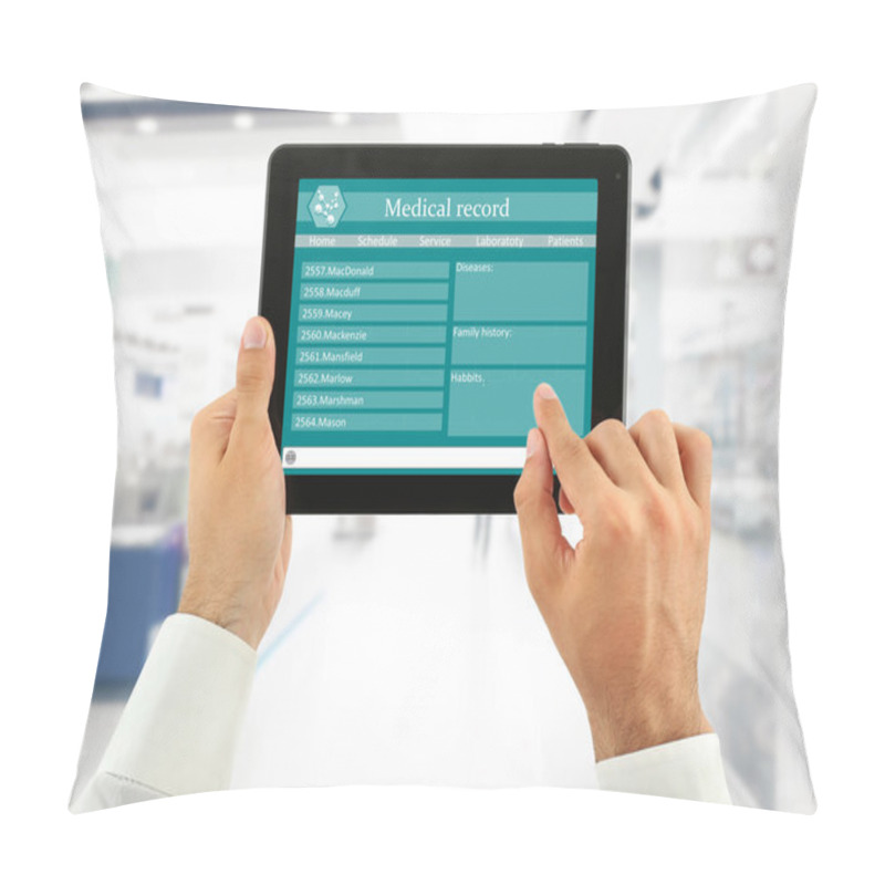 Personality  Medical Tablet In Doctor Hands Pillow Covers