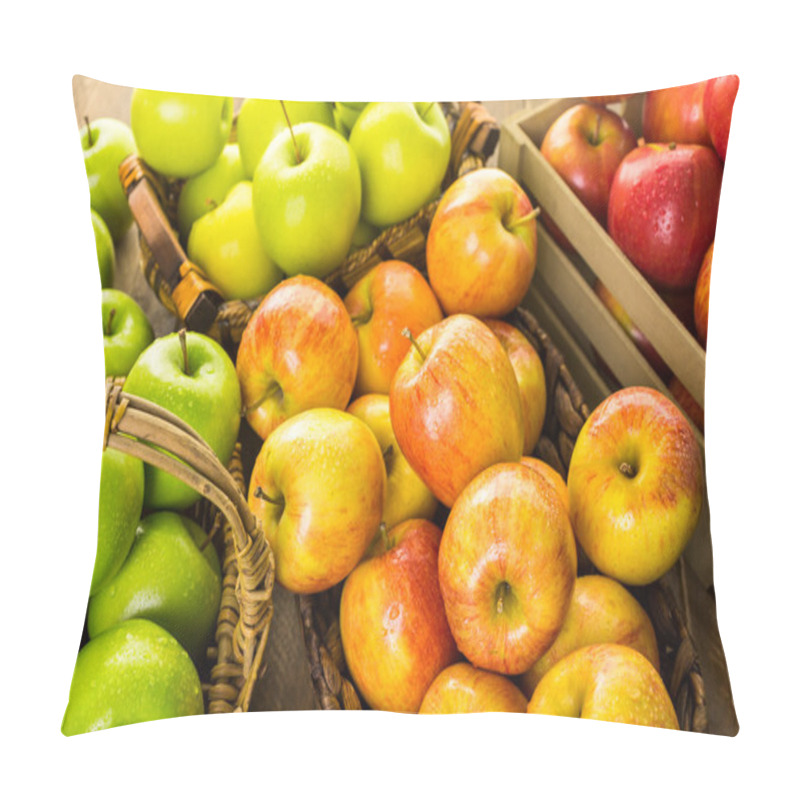 Personality  Variety Of Organic Apples Pillow Covers