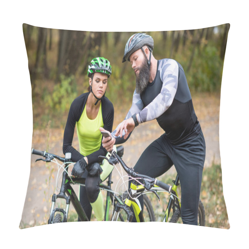 Personality  Bearded Man Showing Smartphone To Girl Pillow Covers