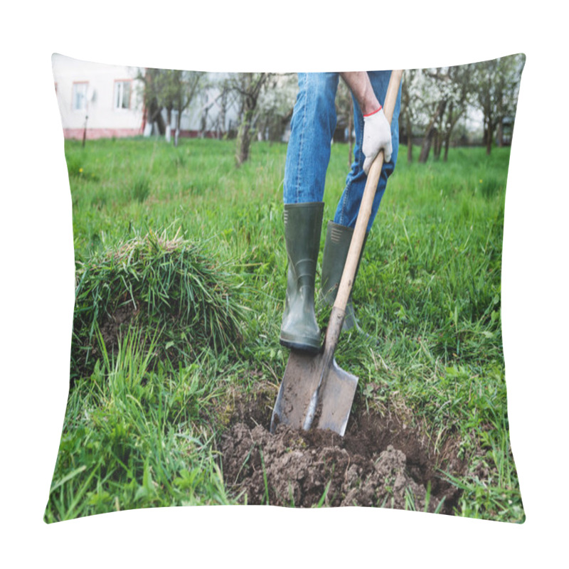 Personality  Man Digs A Hole Pillow Covers