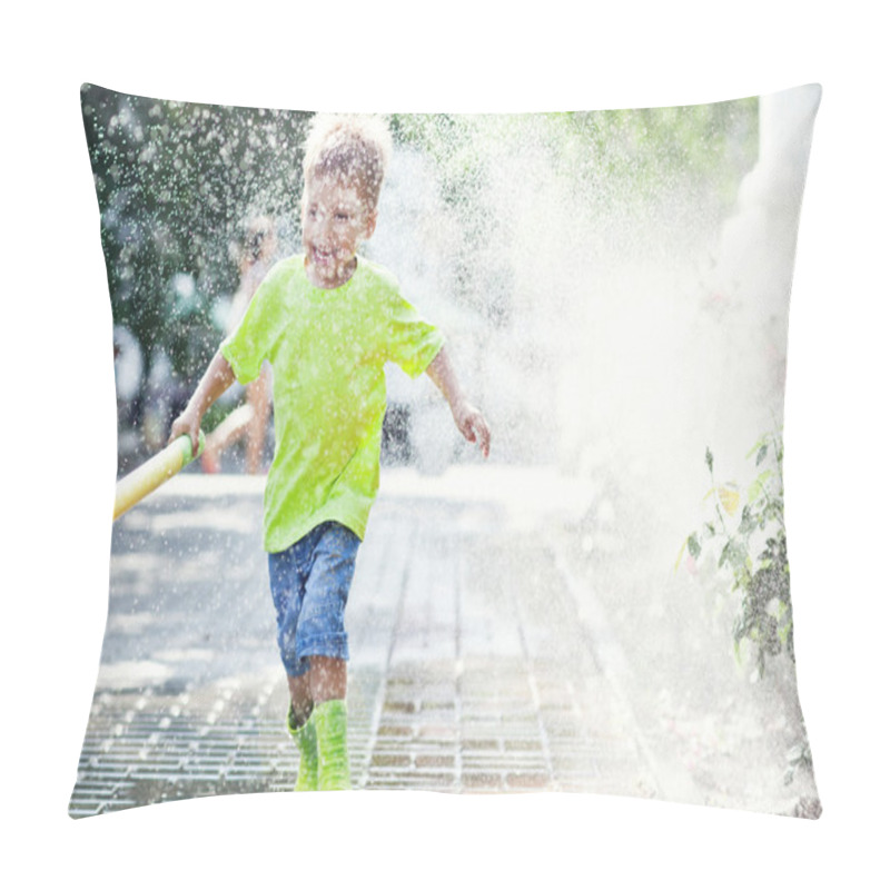 Personality  Child And Mother Wearing Pink And Green Rain Boots Pillow Covers