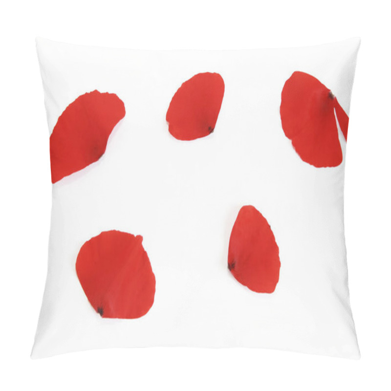 Personality  Natural Petals Of A Red Poppy Flower On White Background Pillow Covers