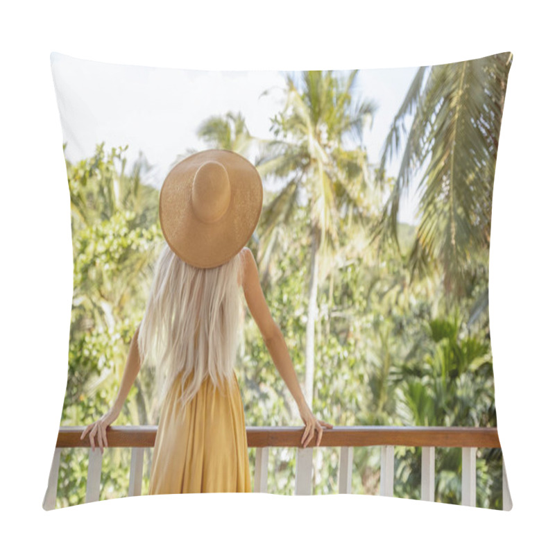 Personality  A Fashionable Woman In A Yellow Dress And Sun Hat Leans Against A Balcony, Taking In The Tropical Scenery. Ideal For Travel, Lifestyle, And Fashion-themed Content, Evoking Summer Relaxation And Exotic Pillow Covers