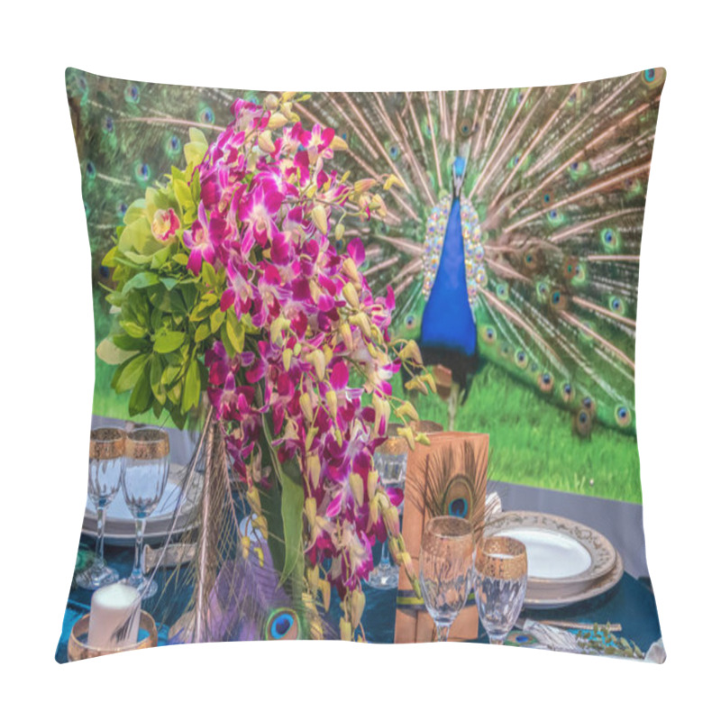 Personality  Romantic Arrangement At One Festive Table Pillow Covers