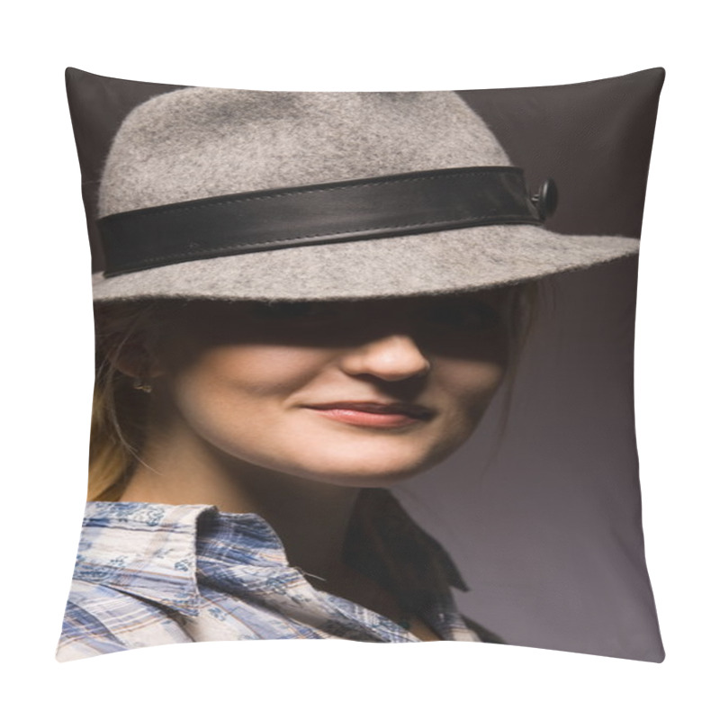 Personality  Woman In Hat Pillow Covers