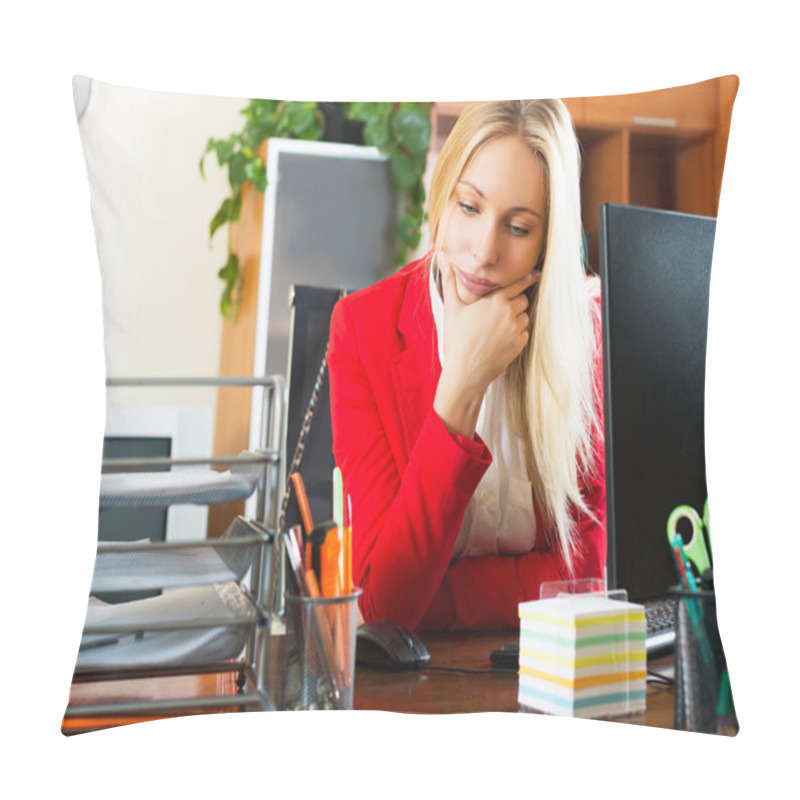 Personality  Tired Girl In Office Pillow Covers