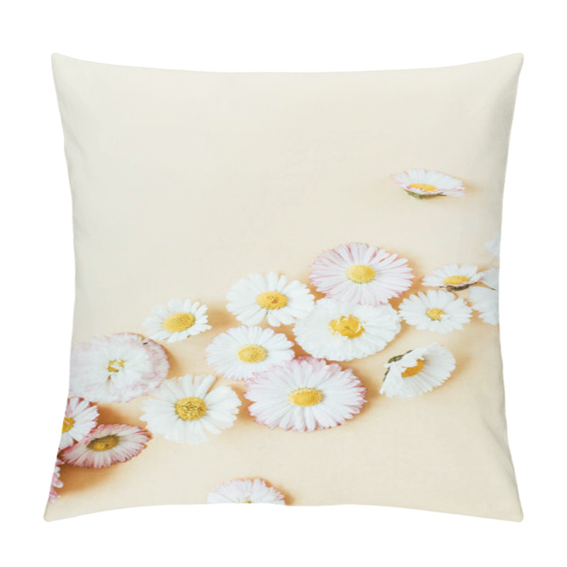 Personality  Floral Composition With Daisy Chamomile Flower Buds On Pastel Background. Flat Lay, Top View Florist Blog Hero Header, Summer Blossom Pattern. Pillow Covers