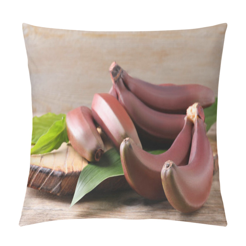 Personality  Delicious Red Baby Bananas On Wooden Table Pillow Covers