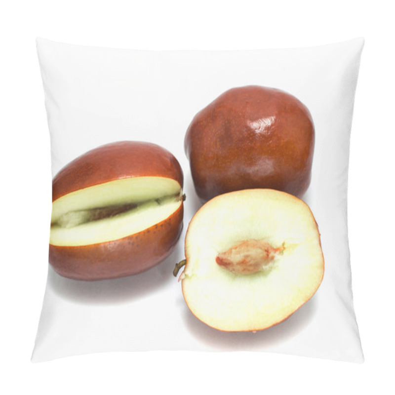 Personality  Whole And Sliced Unabi Berries Isolated On The White Background Pillow Covers