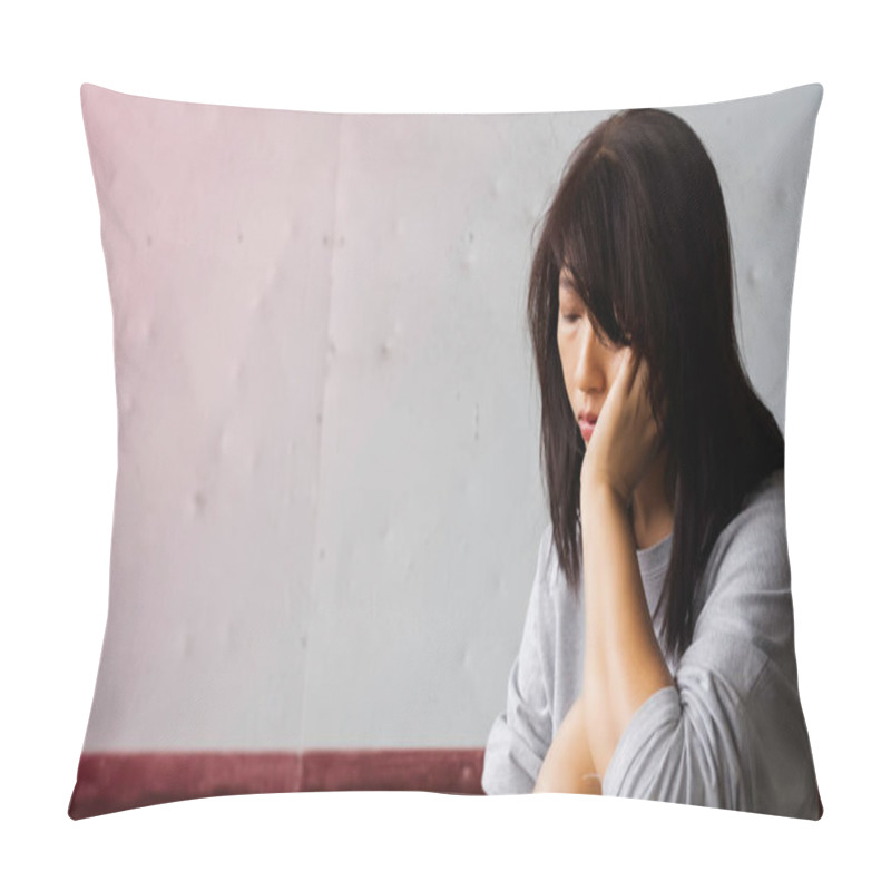 Personality  Unhappy Woman Put Hand Touch Her Face,with Upset And Sad Feeling,blurry Light Around Pillow Covers