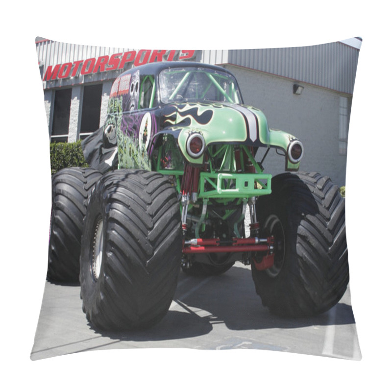 Personality  Modified Truck On Road Pillow Covers