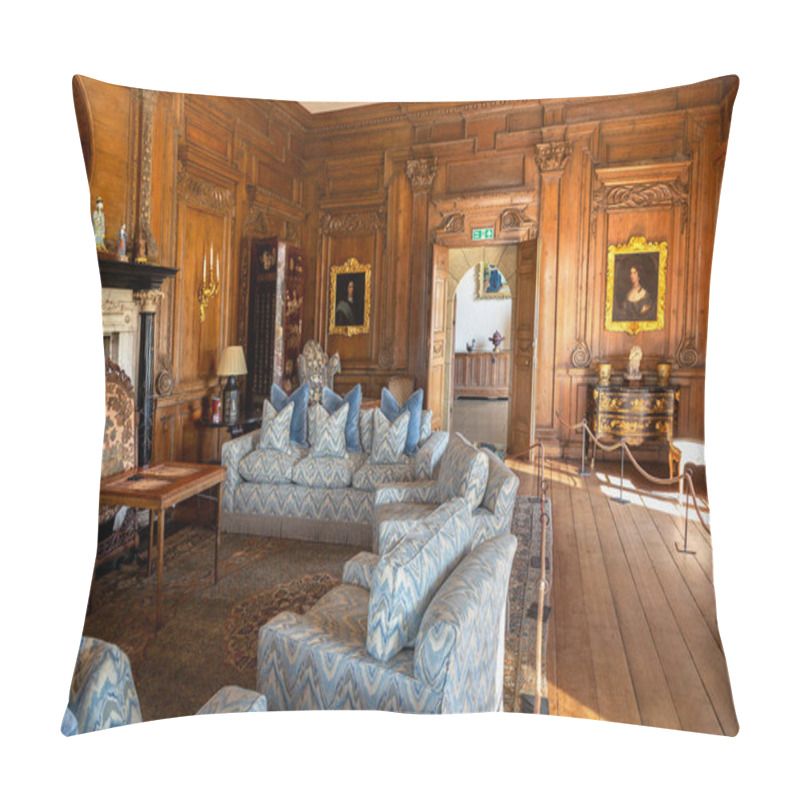 Personality  BROOMFIELD, THE UNITED KINGDOM - JUNE 28, 2022: Interior Of Leeds Castle In Kent, The United Kingdom Pillow Covers