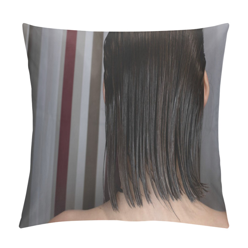 Personality  Female Grooming After Shower Moment Pillow Covers