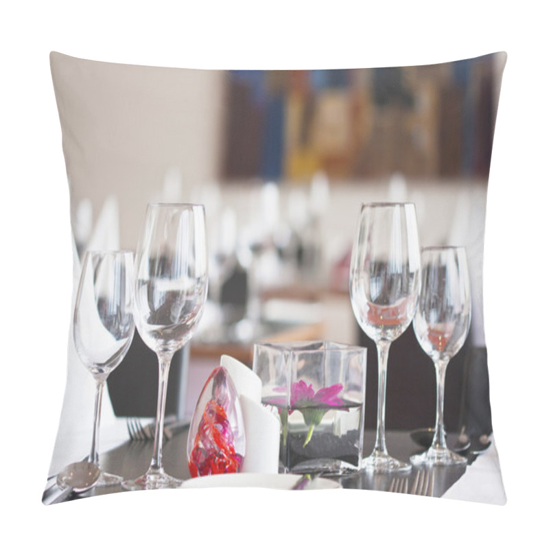 Personality  Restauraant Table Setup Pillow Covers