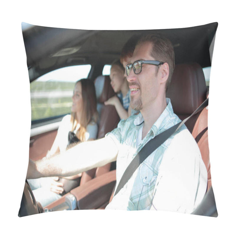 Personality  Side View.happy Father Driving A Car Pillow Covers