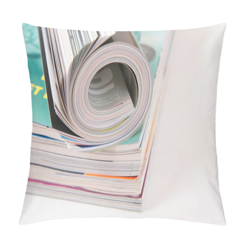 Personality  Curled Magazined On Stack Pillow Covers