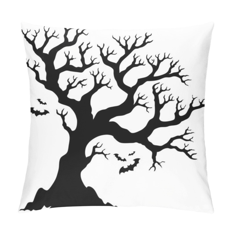 Personality  Silhouette Halloween Tree With Bats Pillow Covers