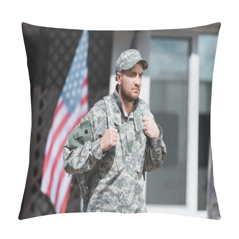 Personality  Serious Military Man In Camouflage Looking Away With Blurred House And Usa Flag On Background Pillow Covers