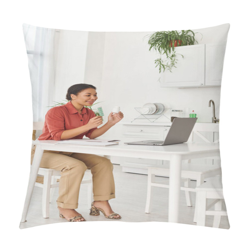 Personality  Pleased Nutritionist Showing Different Medication During Online Consultation On Laptop From Kitchen Pillow Covers