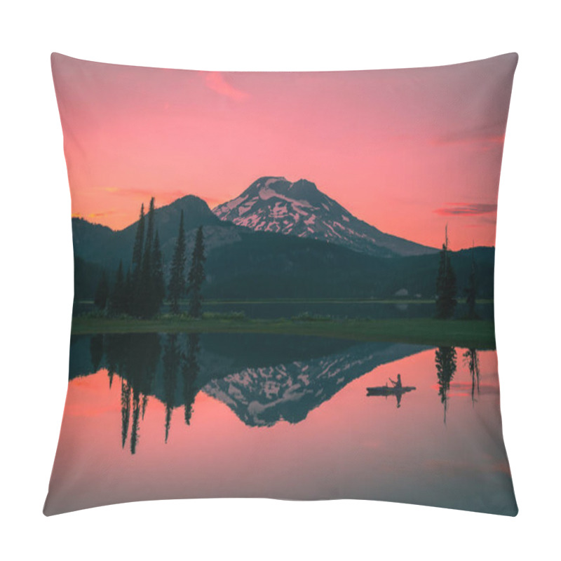 Personality  Summer Sunset Kayak Paddle Reflections On Lake In Oregon Pillow Covers