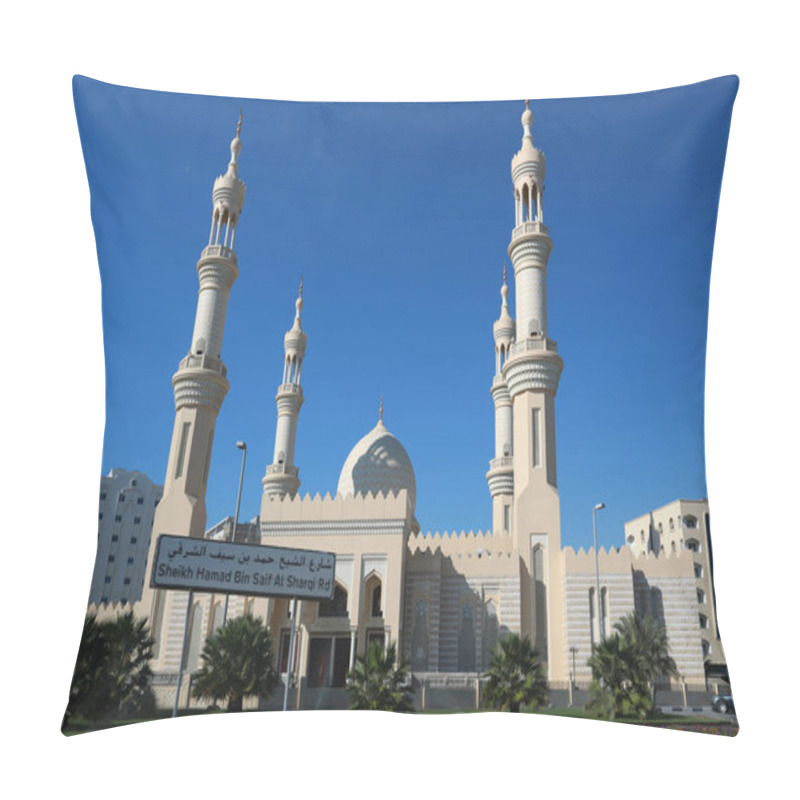 Personality  Sheikh Zayed Al Nahyan Mosque In Dibba, United Arab Emirates. Dibba - Coastal Area At Northern Tip Of Eastern Arabian Peninsula On Gulf Of Oman Pillow Covers