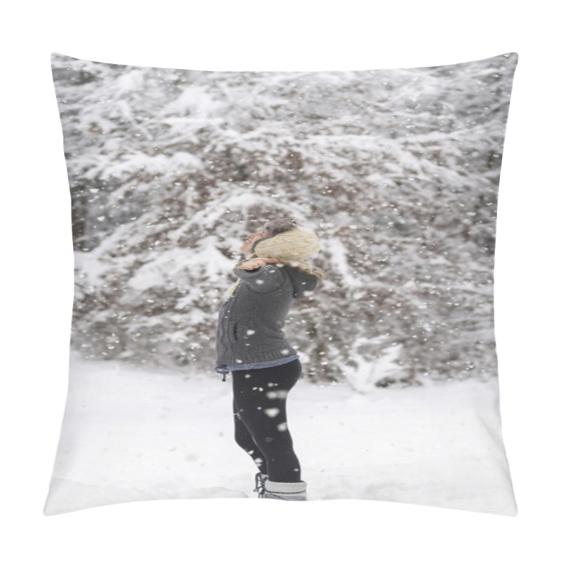 Personality  Woman Standing In The Middle Of A Snowy Woodland Welcoming Snowf Pillow Covers