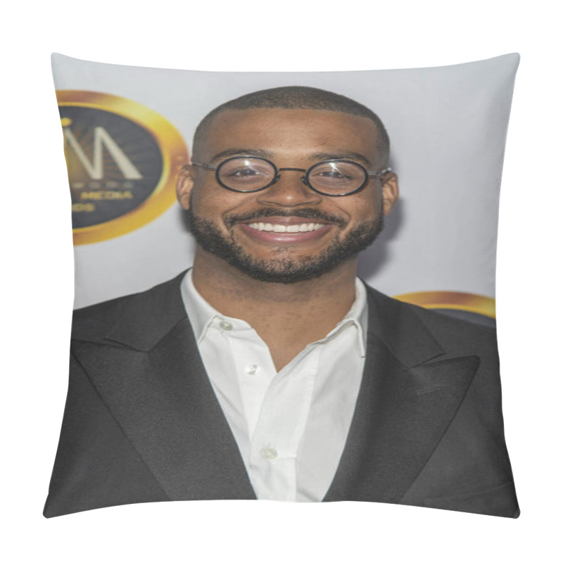 Personality  Kris Bowers Attends Hollywood Music In Media Awards At Avalon Hollywood, Hollywood, CA On November 20, 2019 Pillow Covers